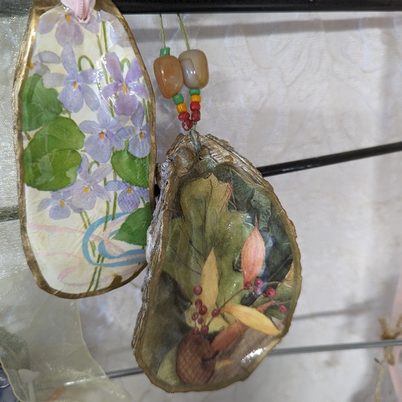 Custom Orders Handcrafted & decoupaged Oyster Clam shells florals animals Maps - Picture 12 of 14